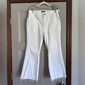 EUC Frye Women’s Bootcut White Cropped Jeans with Raw Hem Size 29